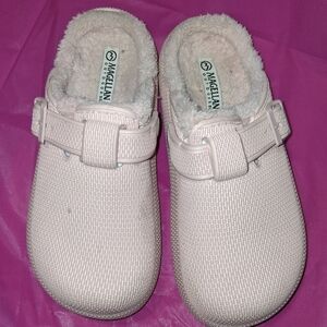 Magenta Women's Plush Cream Slippers